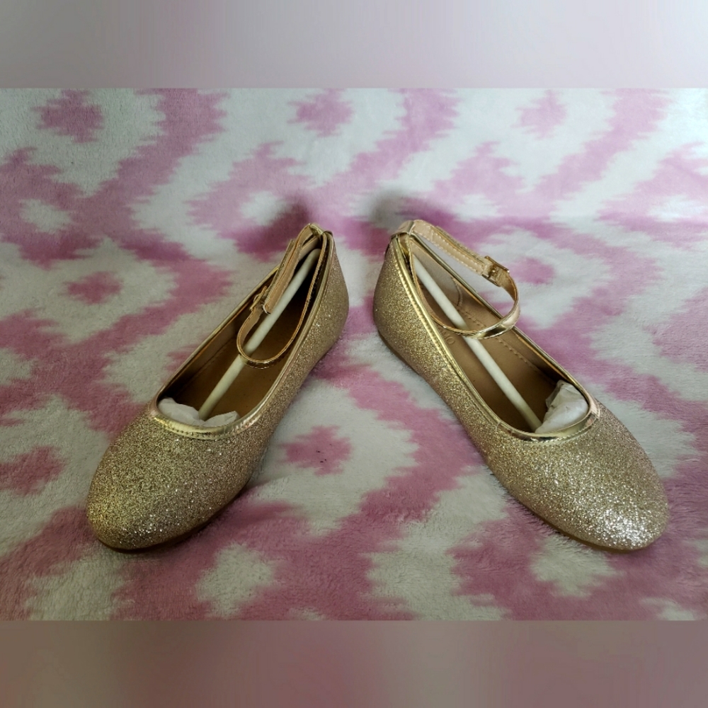 Girls Sparkly Golden Dress Shoes